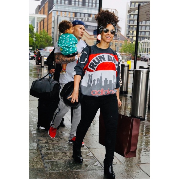 Vtg 1986 RUN DMC x adidas NY Skyline Sweatshirt - Picture 8 of 8